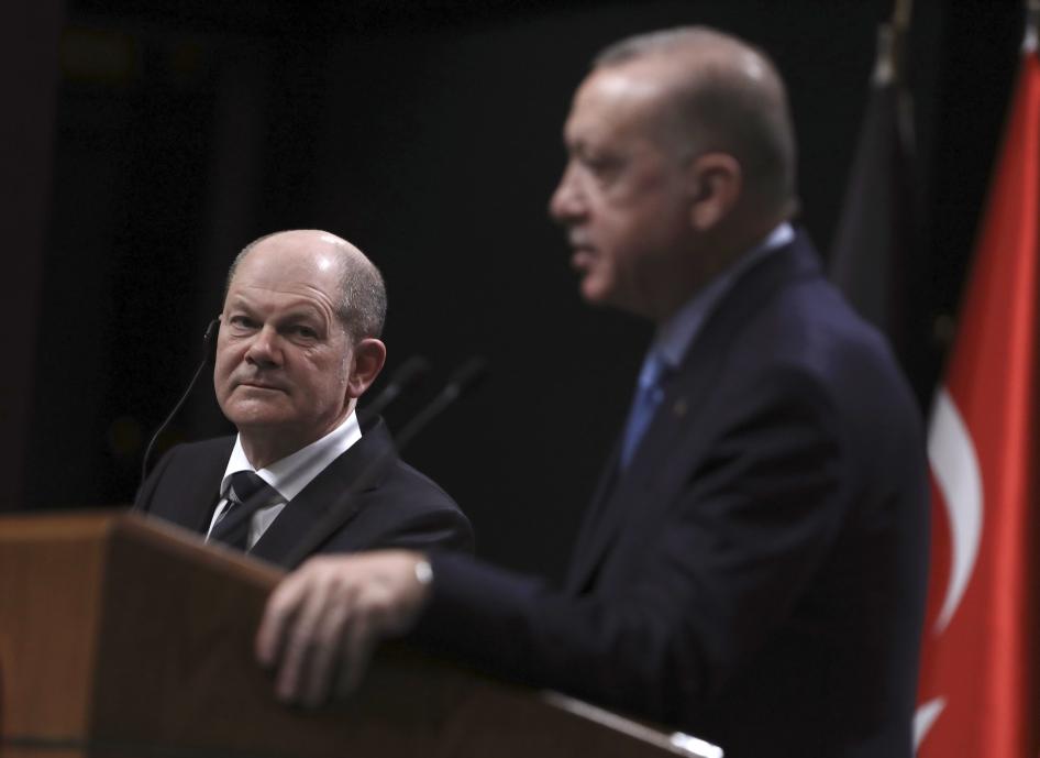 Bundeskanzler Olaf Scholz, links, und der türkische Präsident Recep Tayyip Erdogan in Ankara, Türkei, 14. März 2022