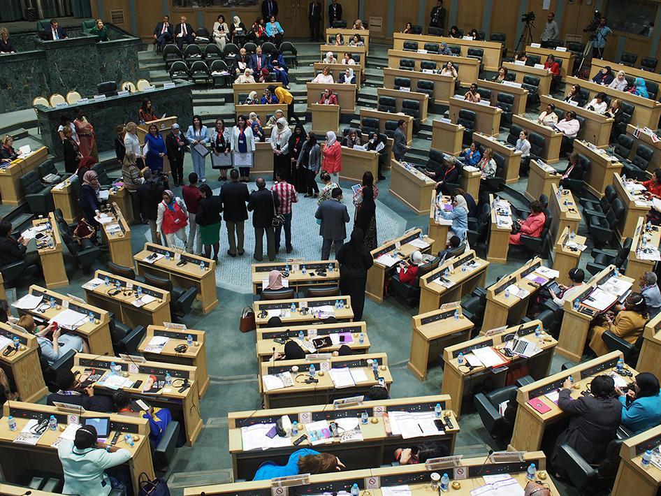 Jordanian parliament in session. © 2016 Sam McNeil/AP Images
