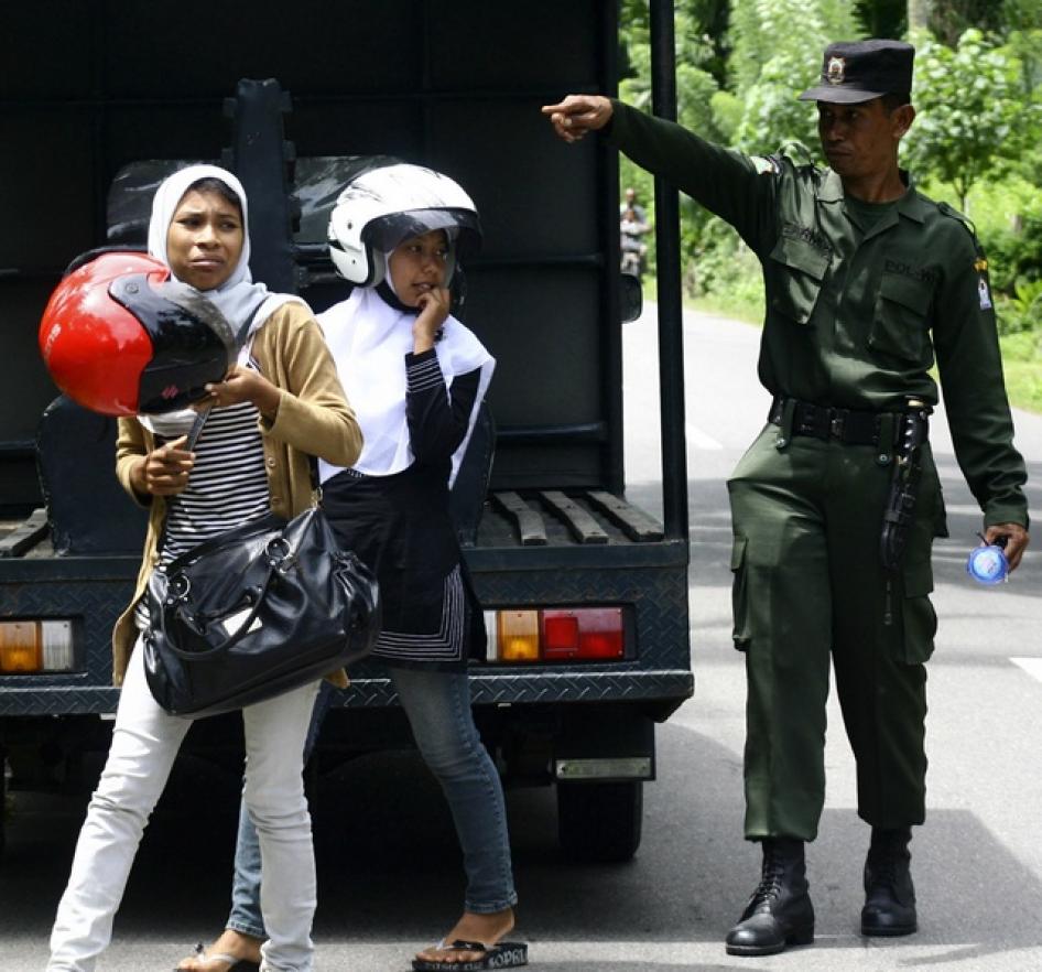 2010_Indonesia_Aceh Sharia law-CH
