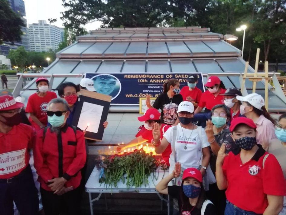 Supporters of the United Front for Democracy against Dictatorship — known as the “Red Shirts” — held a remembrance service in Bangkok on May 13, 2020 to demand justice for those killed and wounded by the military during the crackdown on the 2010 political protests.