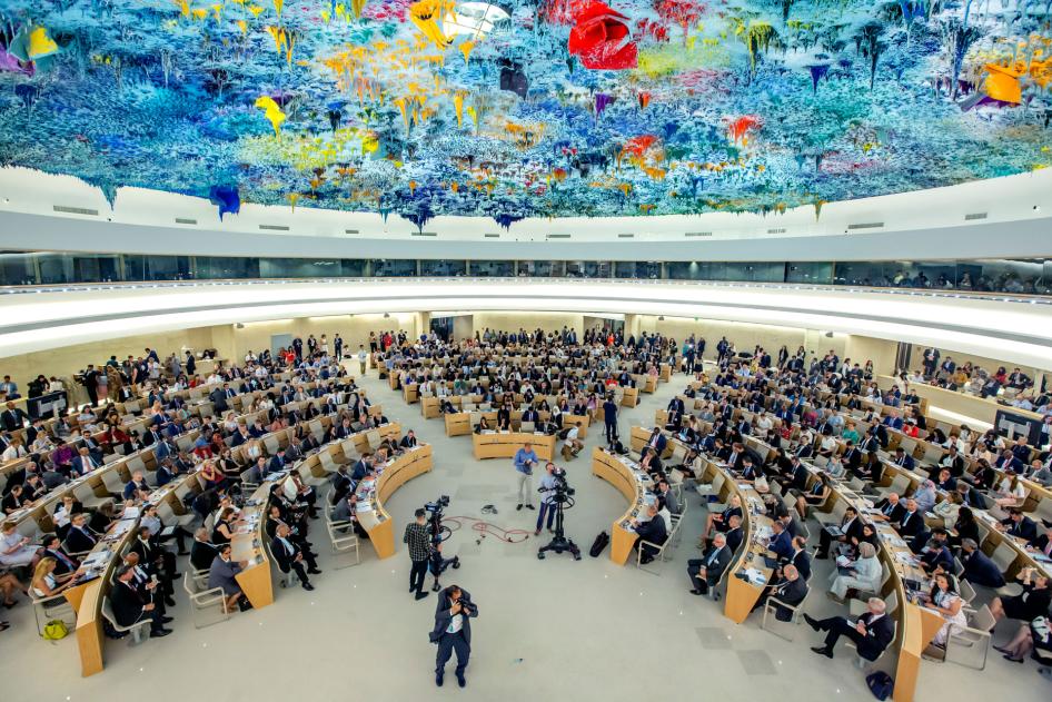 Los delegados se sientan en la inauguración del 41º período de sesiones del Consejo de Derechos Humanos, en la sede europea de las Naciones Unidas en Ginebra, Suiza, el 24 de junio de 2019.