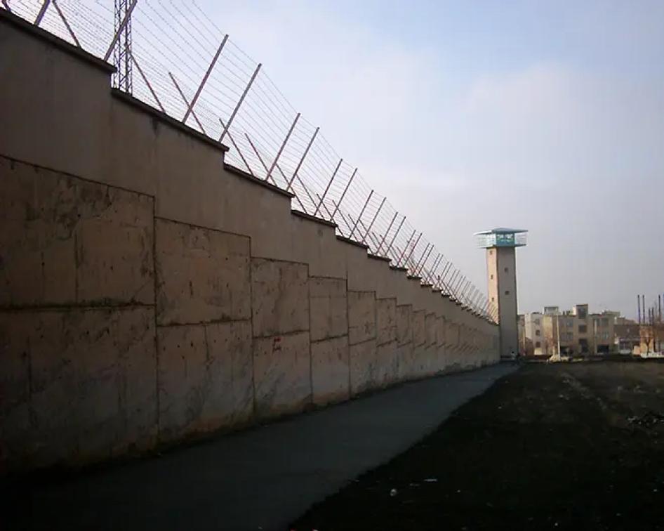Un mur extérieur de la Prison Rajai Shahr, située dans la ville de Karadj à l’ouest de Téhéran, en Iran.