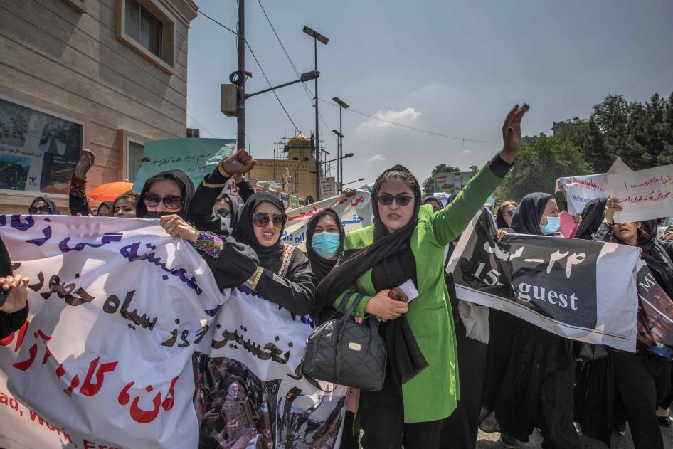 Unjuk rasa sejumlah perempuan Afghanistan di Kabul pada 13 Agustus 2022. 