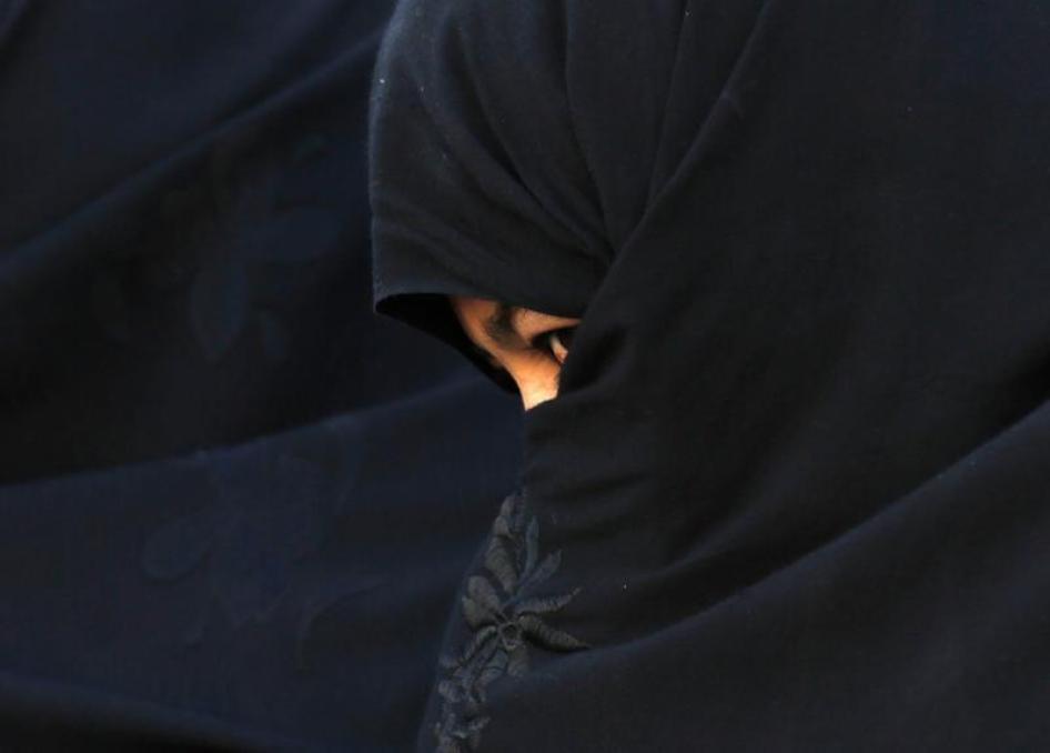 2014年6月2日,一名阿富汗婦女在古爾省的首府。