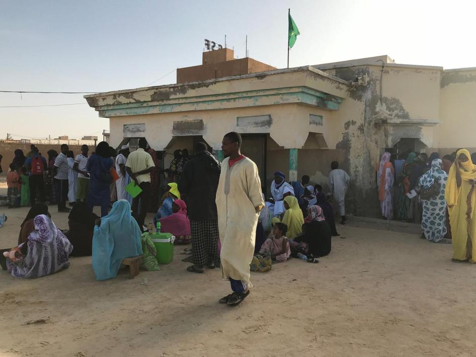 Un centre d’enrôlement à l’état civil dans la banlieue de Nouakchott, Mauritanie, 23 octobre 2017. 
