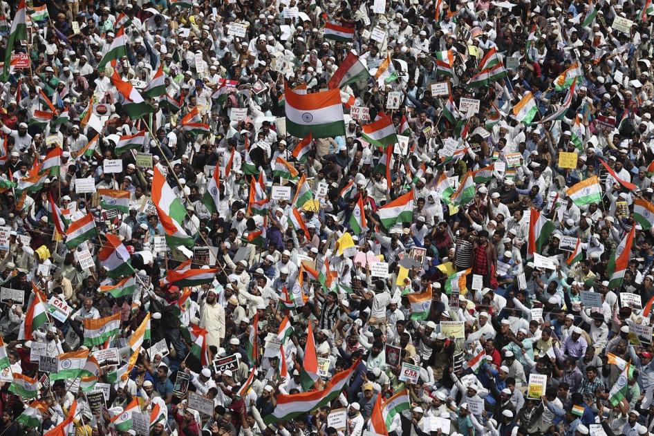 Manifestation massive contre une nouvelle loi sur la citoyenneté à Bangalore, en Inde, le 23 décembre 2019.