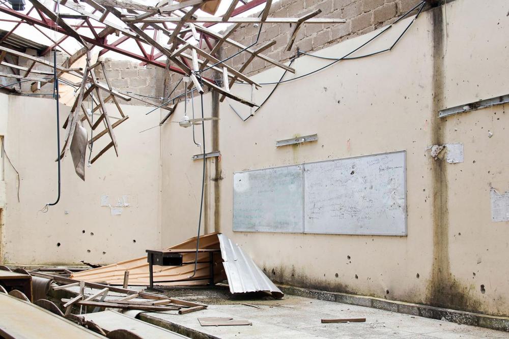 Un amphithéâtre du Collège fédéral d’enseignement de Kano dans l’État de Kano a été détruit par des rebelles de Boko Haram qui ont lancé des grenades et tiré sur les étudiants assistant au cours le 17 septembre 2014. Au moins 27 étudiants et deux enseigna