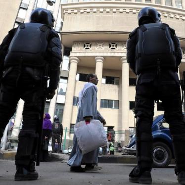 In this file photo, Egyptian security forces stand guard outside a court in Cairo, Egypt, January 3, 2018. © REUTERS
